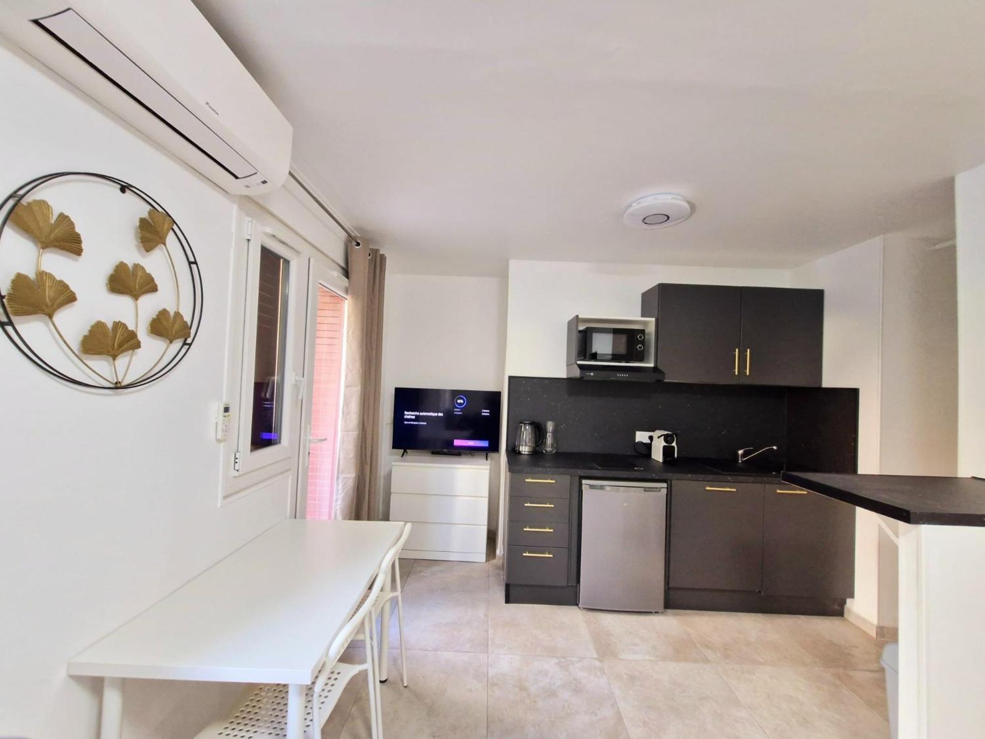 2 Pegurier Apartment